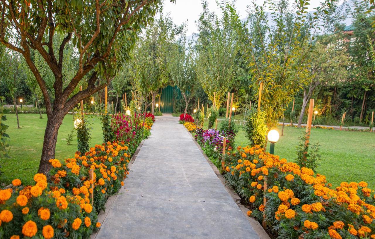 The Orchard Retreat & Spa Hotel Srinagar  Exterior photo