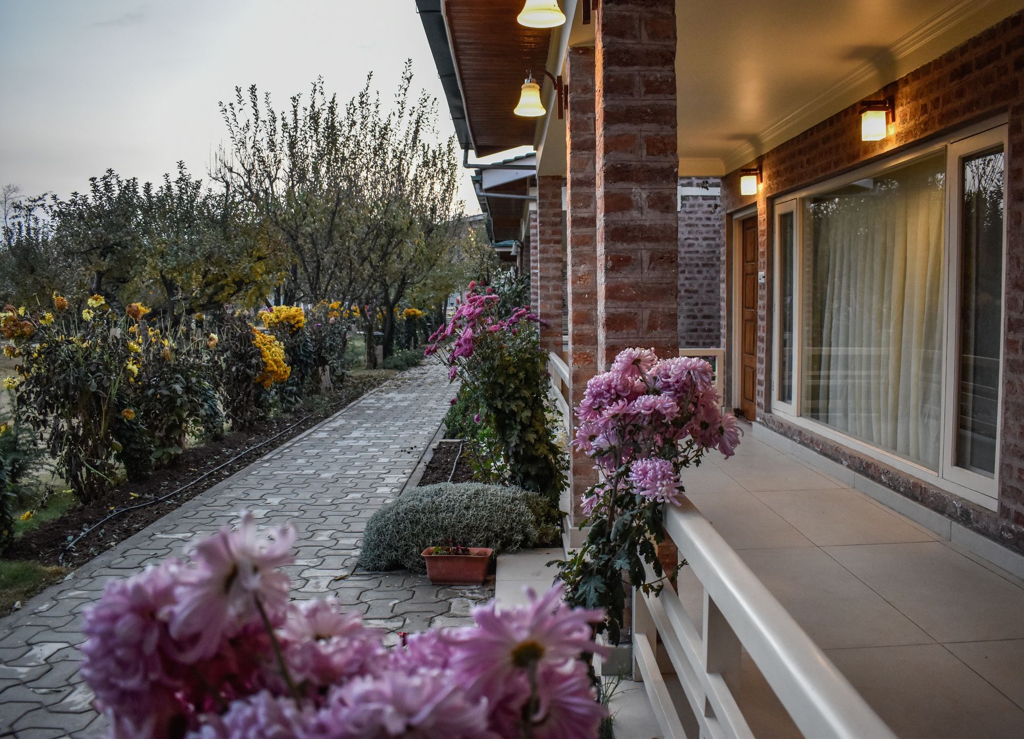 The Orchard Retreat & Spa Hotel Srinagar  Exterior photo